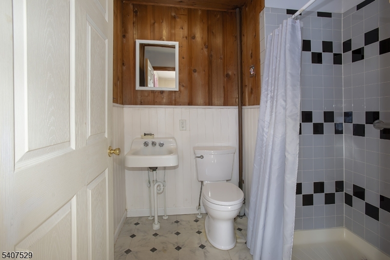 21 Spring Street Ogdensburg, NJ 07439 - Photo 6 of 20