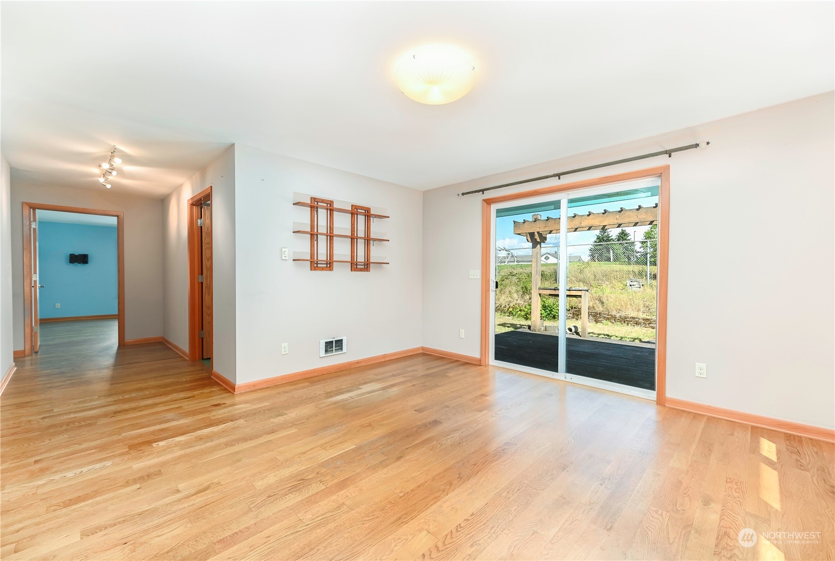 5117 West View Drive Everett, WA 98203 - Photo 18 of 27