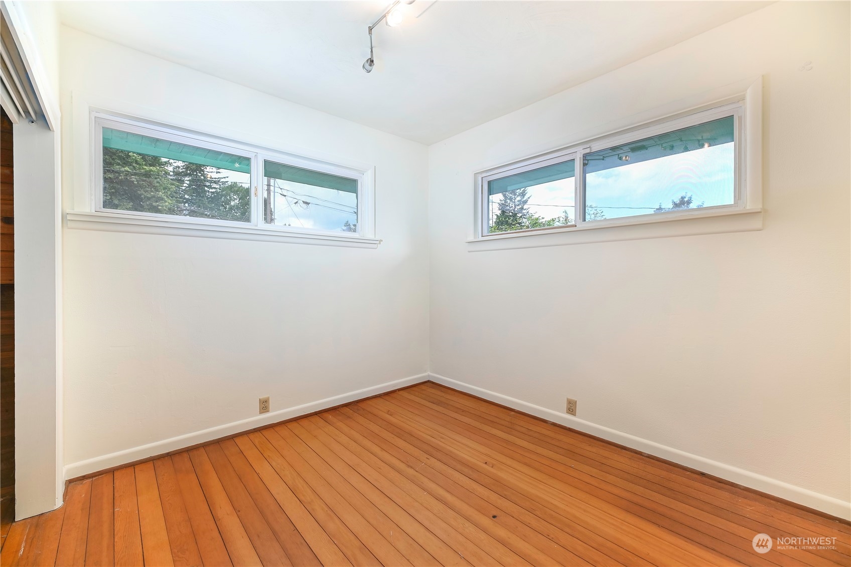 5117 West View Drive Everett, WA 98203 - Photo 6 of 27