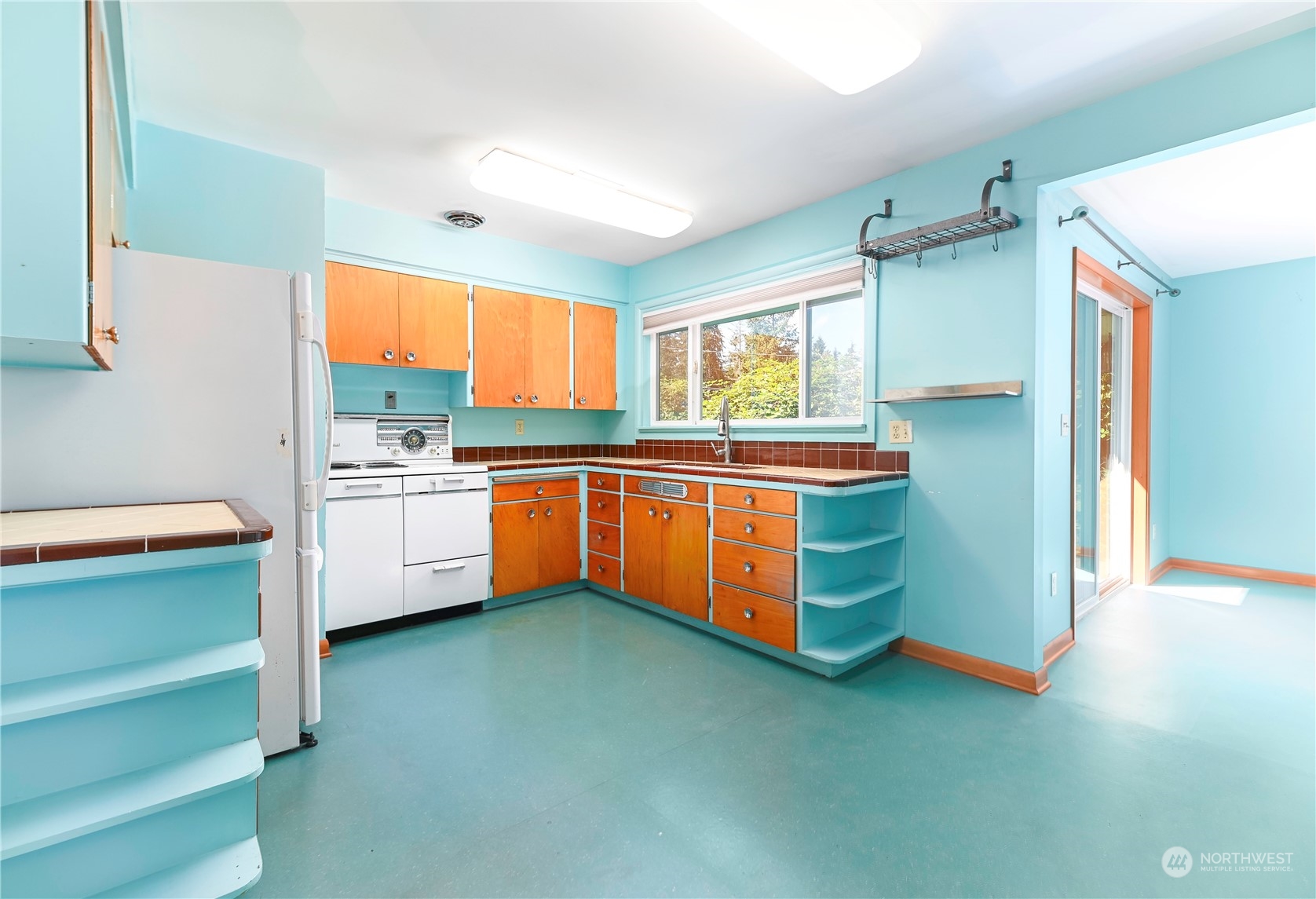 5117 West View Drive Everett, WA 98203 - Photo 8 of 27