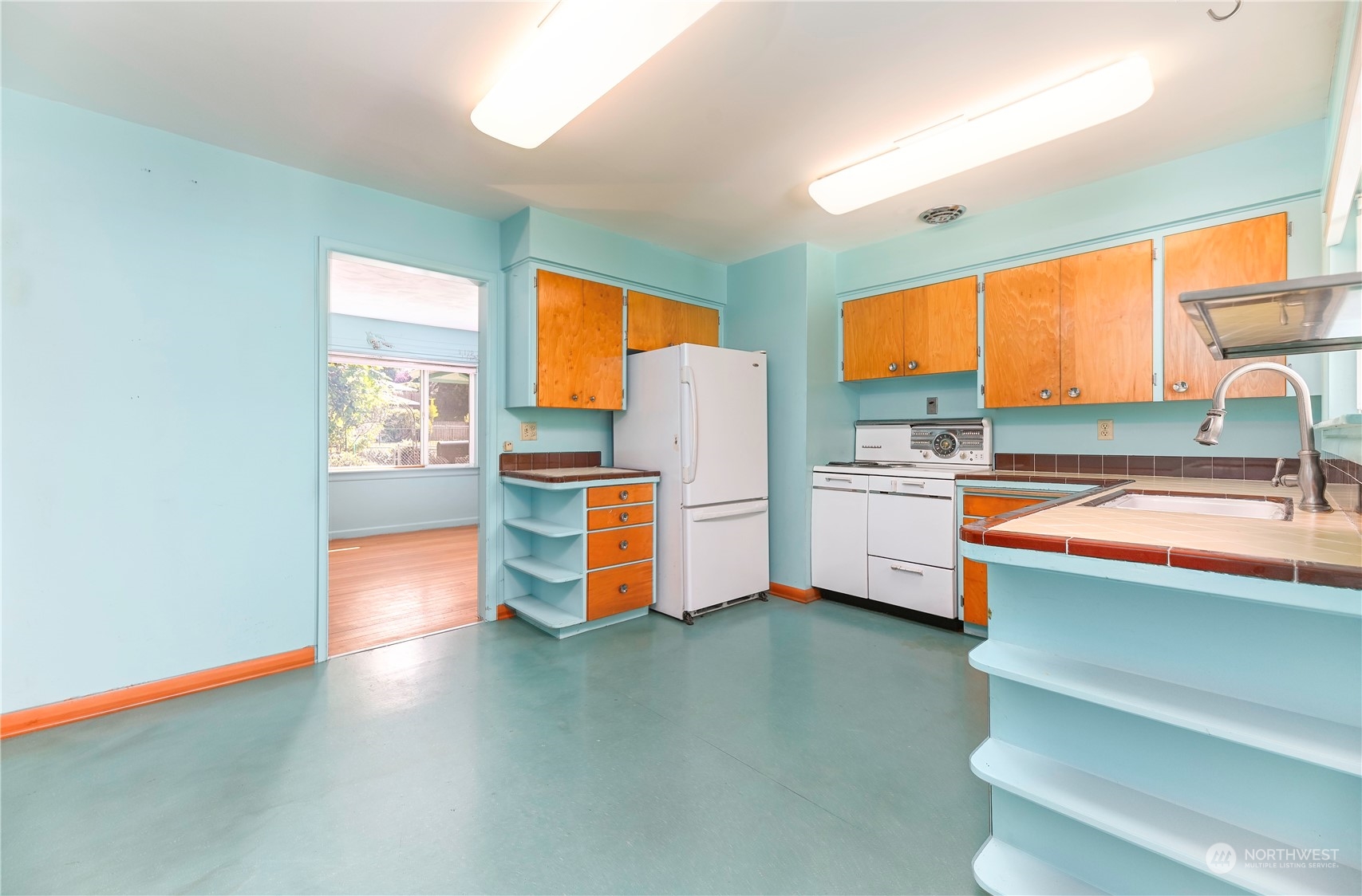 5117 West View Drive Everett, WA 98203 - Photo 9 of 27