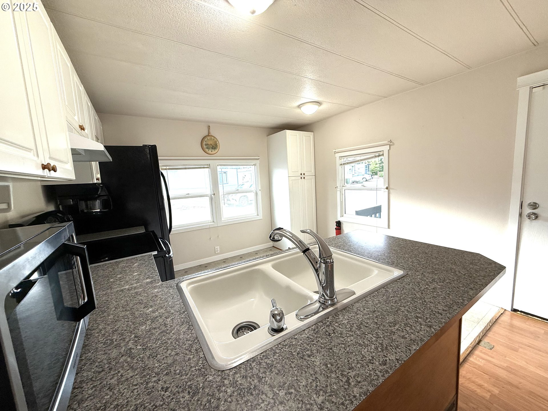 3900 Coburg Road, Unit 9 Eugene, OR 97408 - Photo 13 of 22 Gallery Image 13
