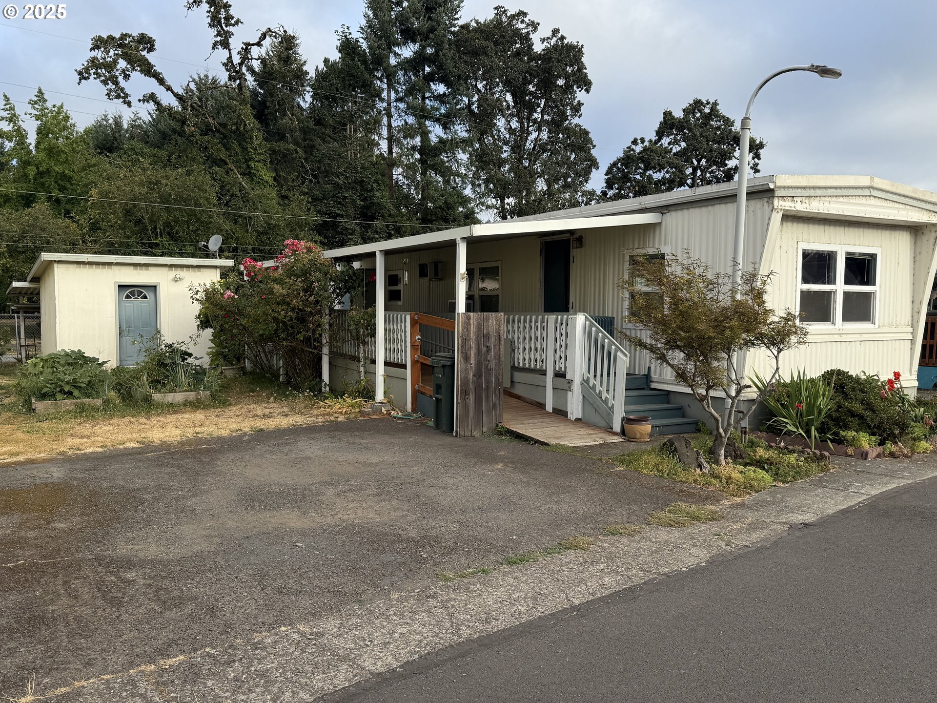3900 Coburg Road, Unit 9 Eugene, OR 97408 - Photo 2 of 22 Gallery Image 2