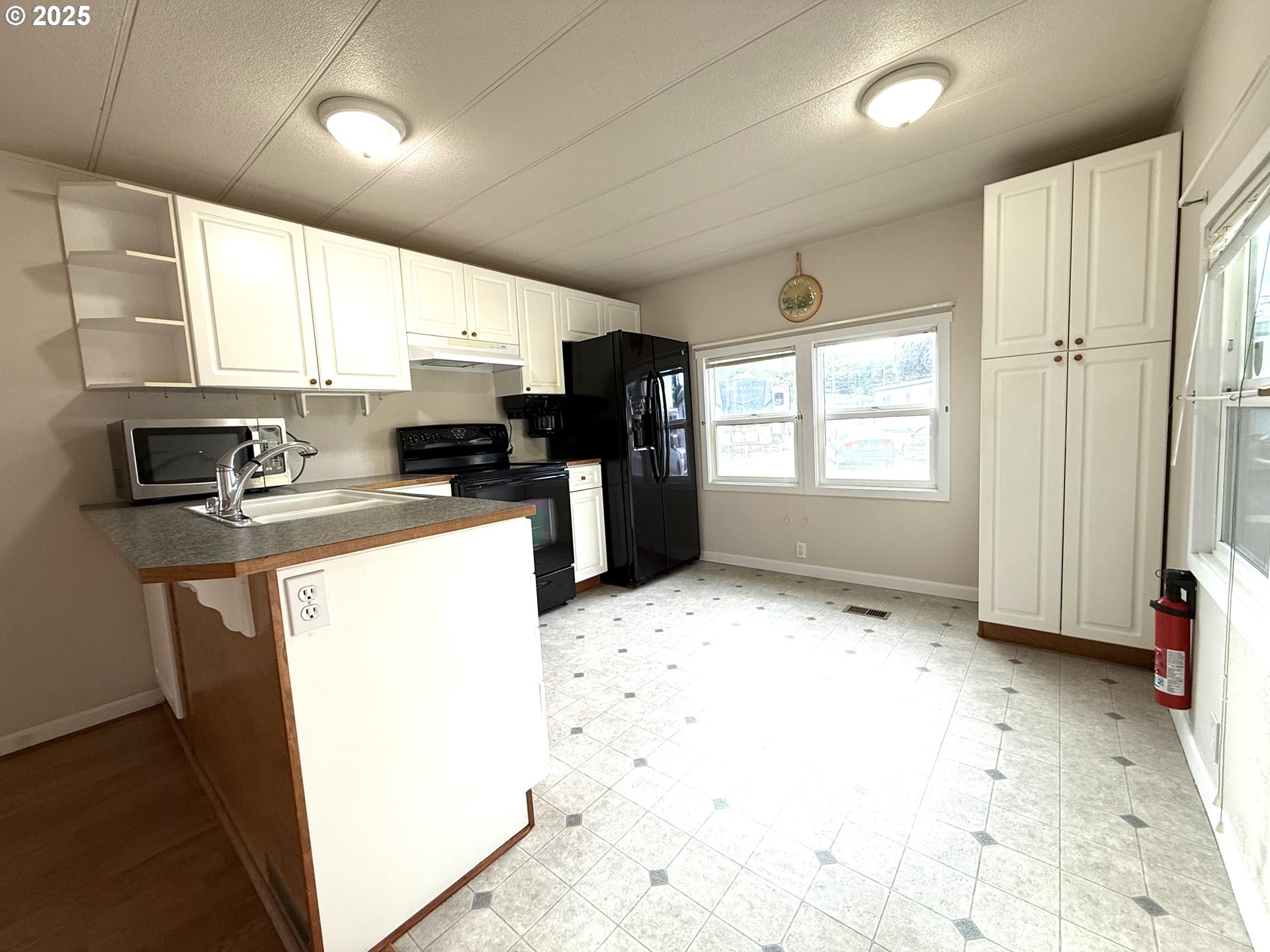 3900 Coburg Road, Unit 9 Eugene, OR 97408 - Photo 10 of 22 Gallery Image 10