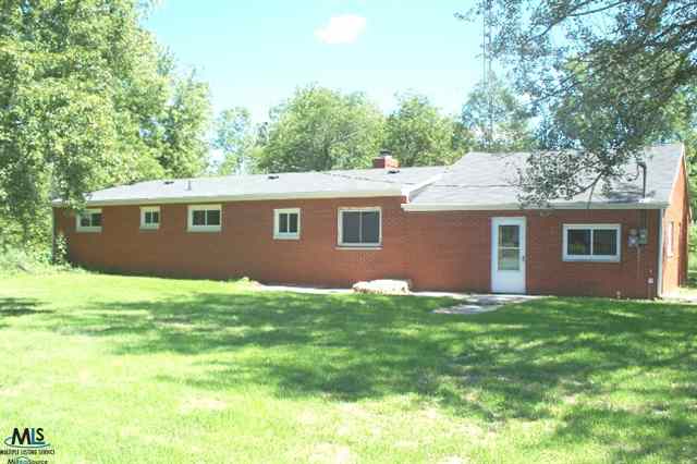 758 Hessen Road Columbus, MI 48063 - Photo 2 of 20 31116038-1.JPG