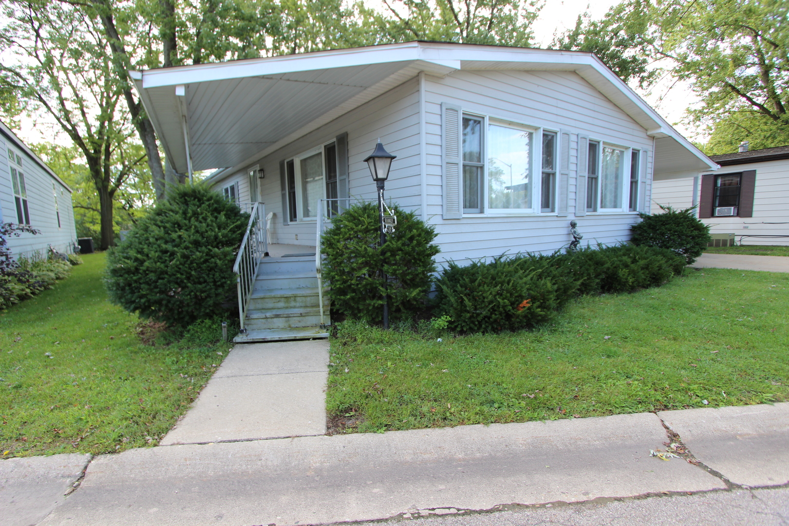 209 Northshore Road Elgin, IL 60123 - Photo 3 of 14
