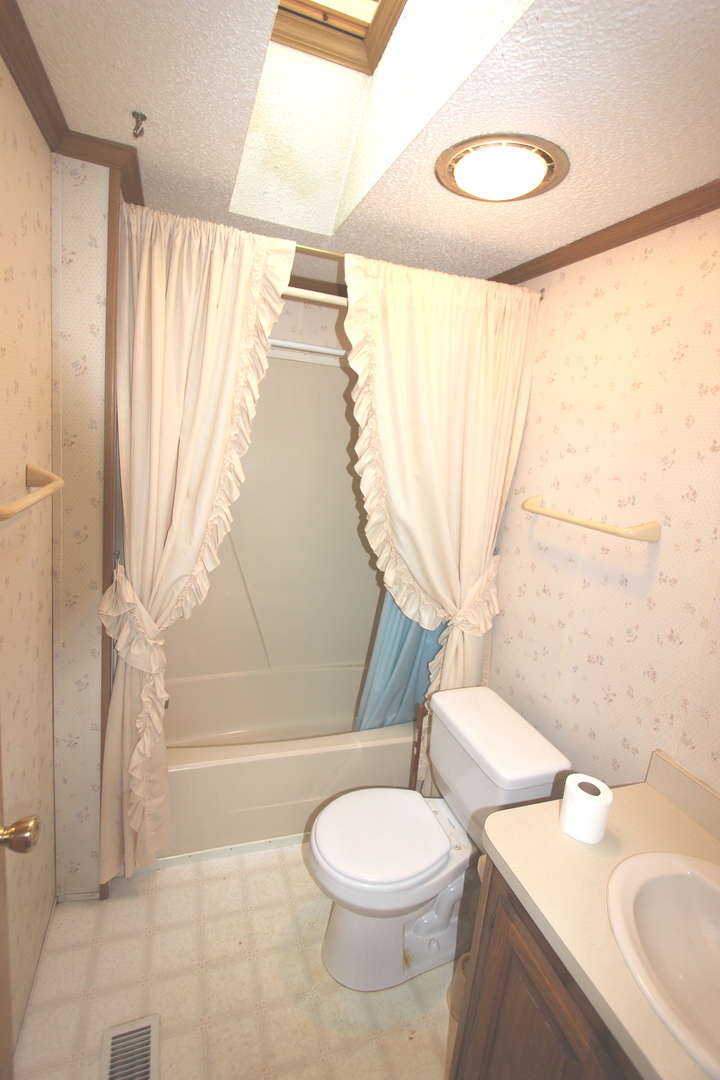 209 Northshore Road Elgin, IL 60123 - Photo 9 of 14
