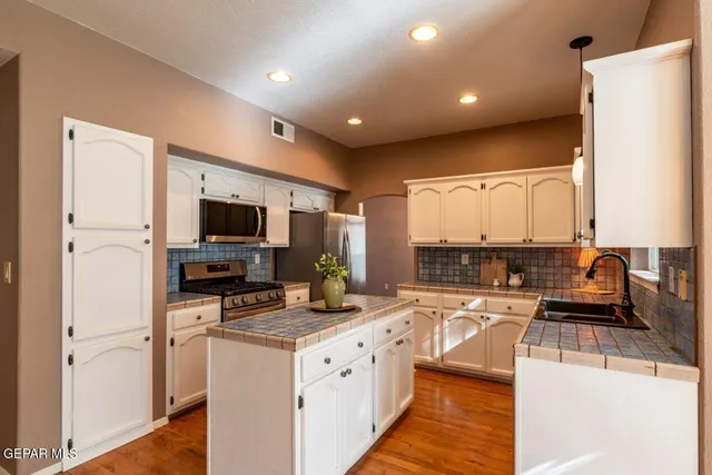 $465,000 | 5912 Via Norte Lane, El Paso, TX 79912