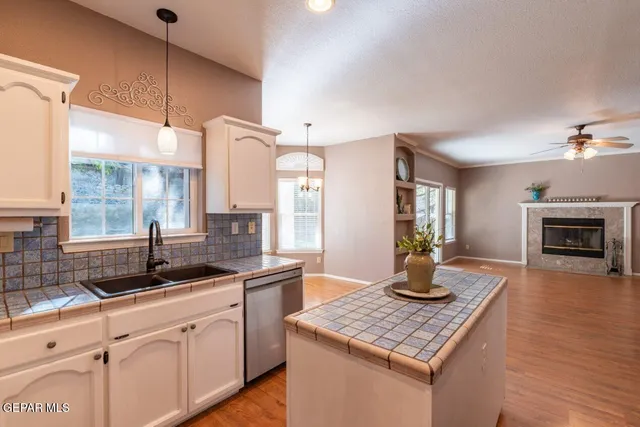 $465,000 | 5912 Via Norte Lane, El Paso, TX 79912