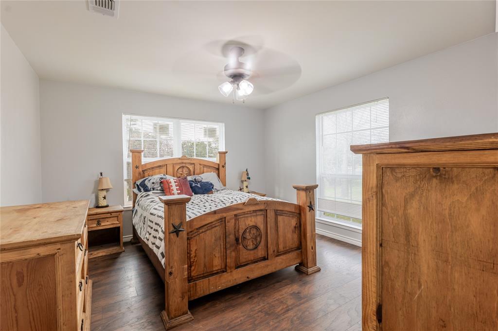 208 Yucca Drive Weatherford, TX 76087 - Photo 14 of 37