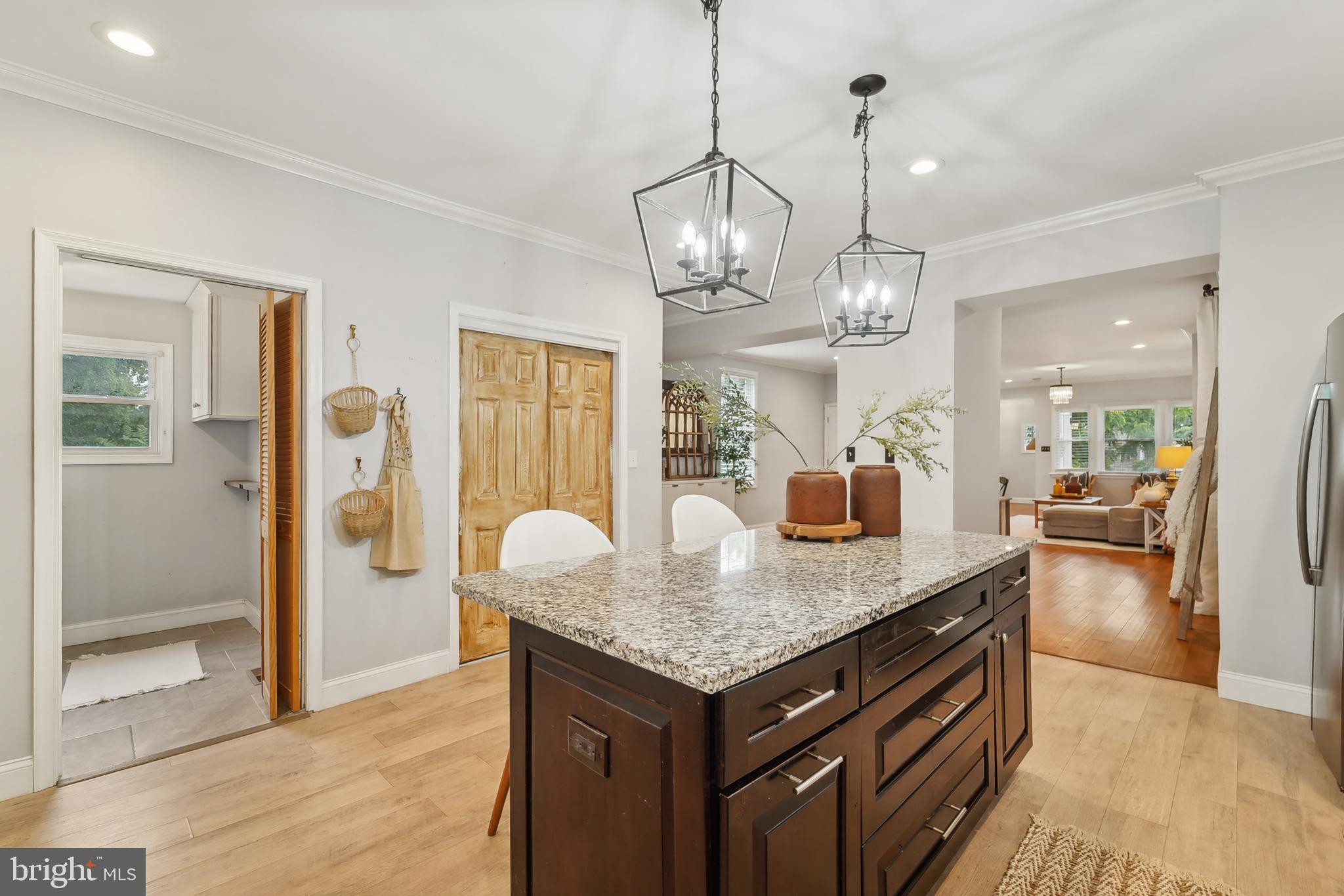 4124 Hamilton Avenue Baltimore, MD 21206 - Photo 17 of 41 a view of a kitchen and dining table