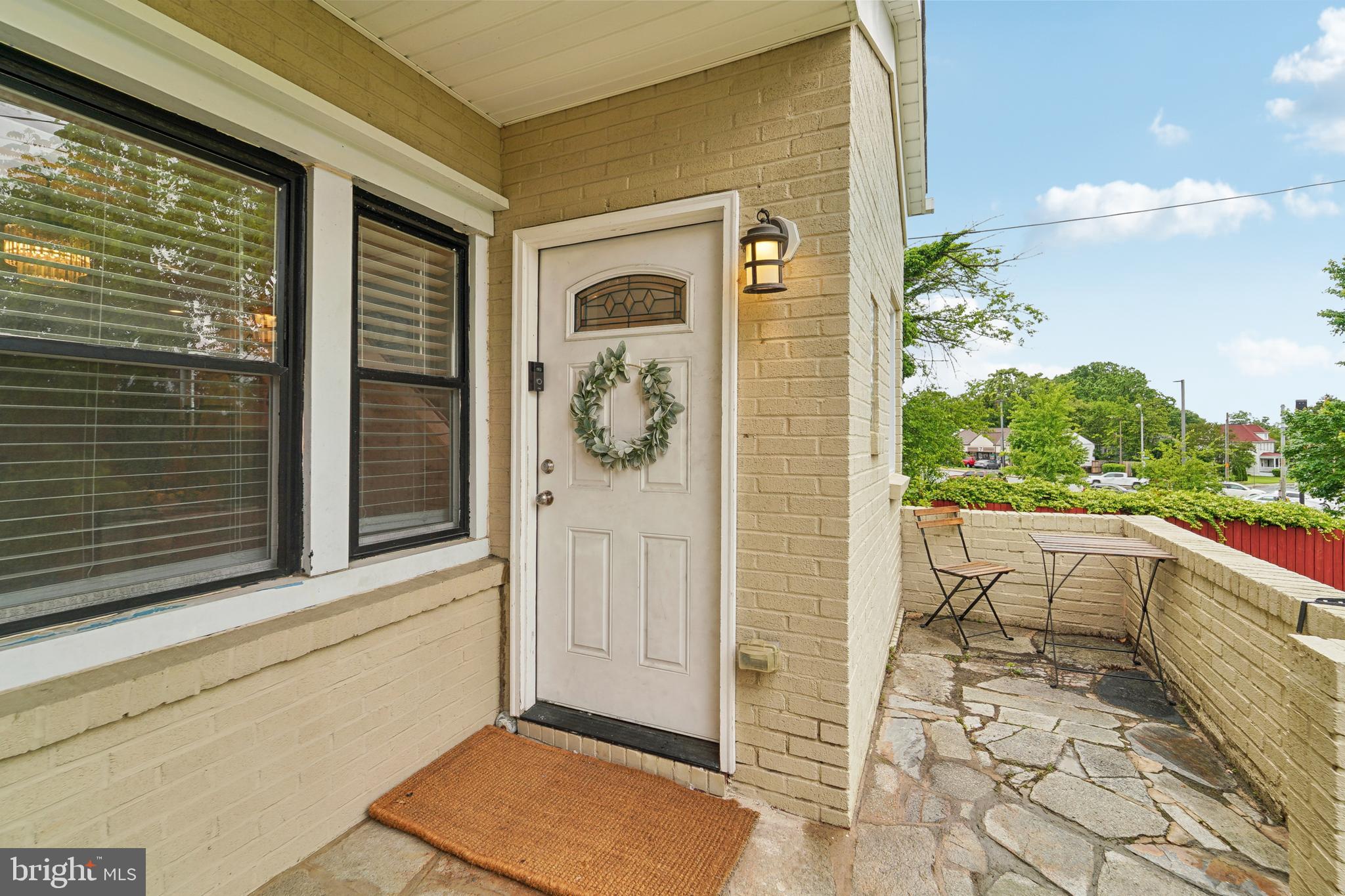 4124 Hamilton Avenue Baltimore, MD 21206 - Photo 6 of 41 a view of balcony and porch