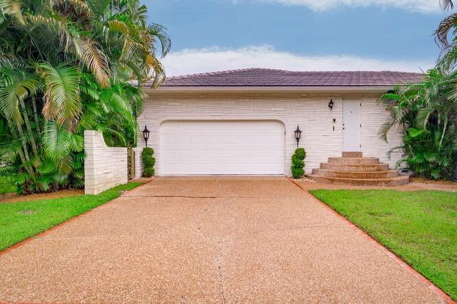 698 Southwest 15th Street Boca Raton, FL 33486 - Photo 3 of 34 Photo 3