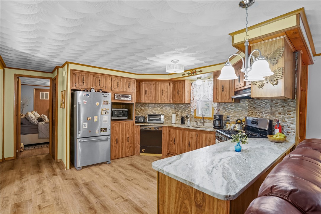 4 Leisure Way Coventry, RI 02816 - Photo 5 of 28