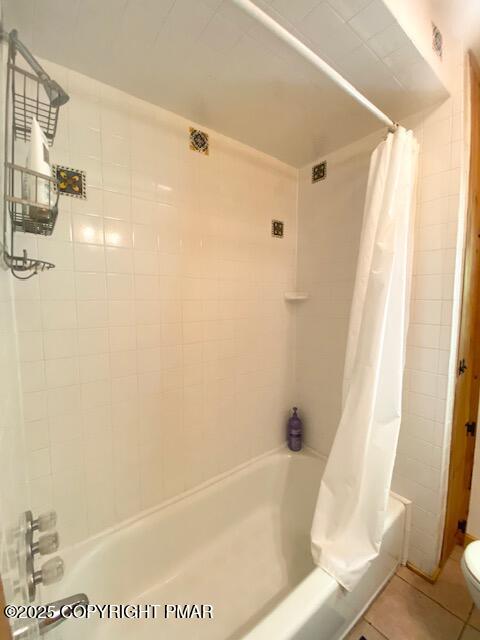 1153 Milford Road Dingmans Ferry, PA 18328 - Photo 32 of 50 a bathroom with a bathtub