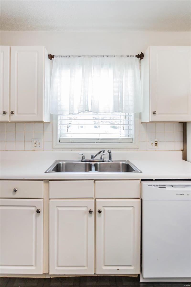 708 Reed Avenue St. Louis, MO 63125 - Photo 10 of 23 Gallery Image 10