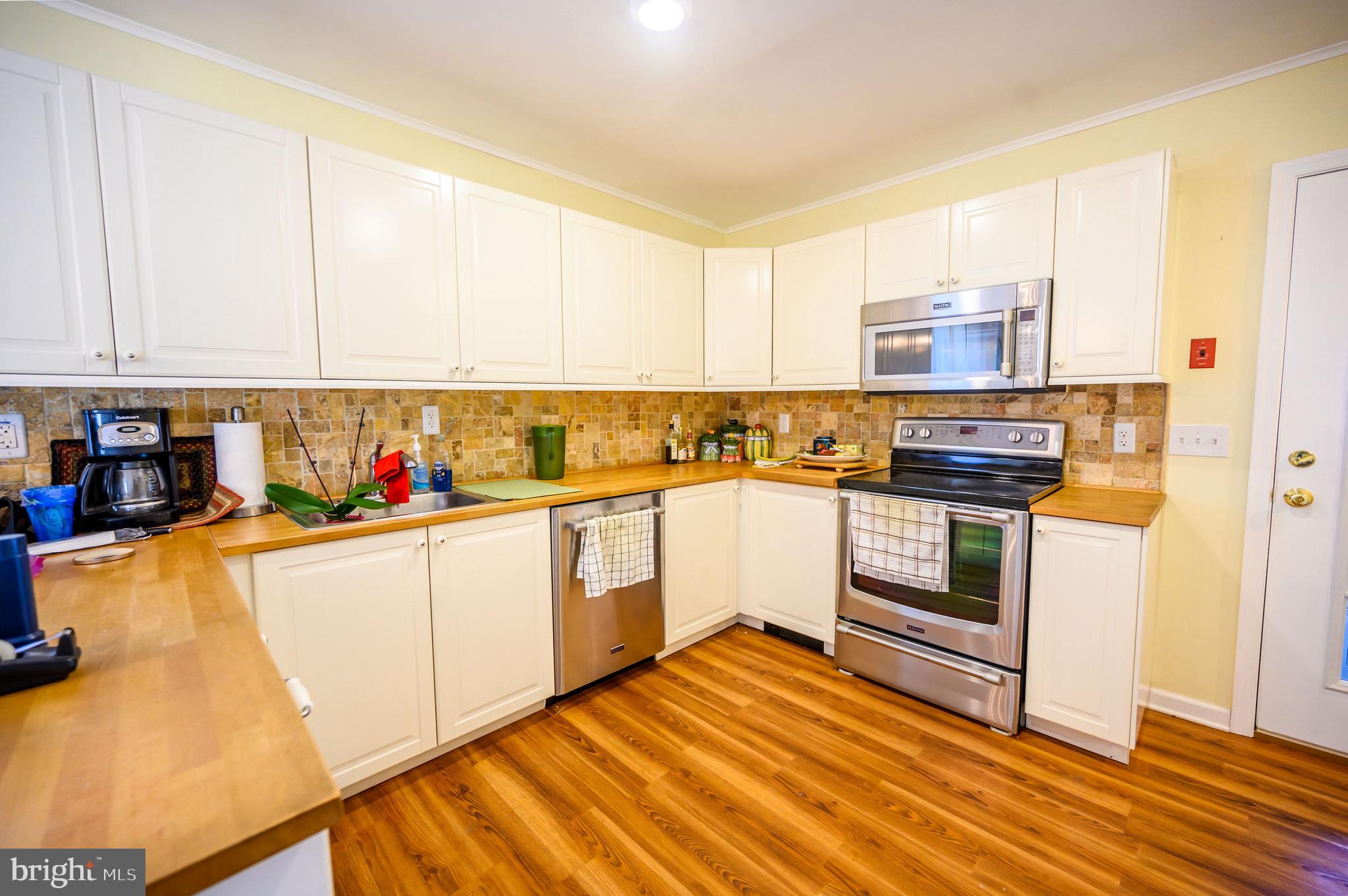 71 Gamewood Road Levittown, PA 19057 - Photo 3 of 22