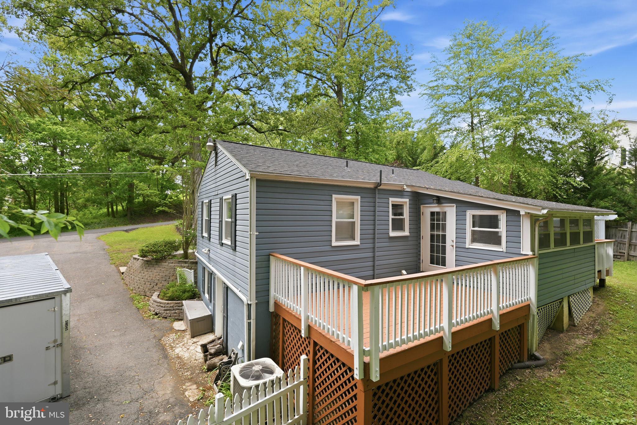 7309 Neuman Street Springfield, VA 22150 - Photo 26 of 33 deck off dining area