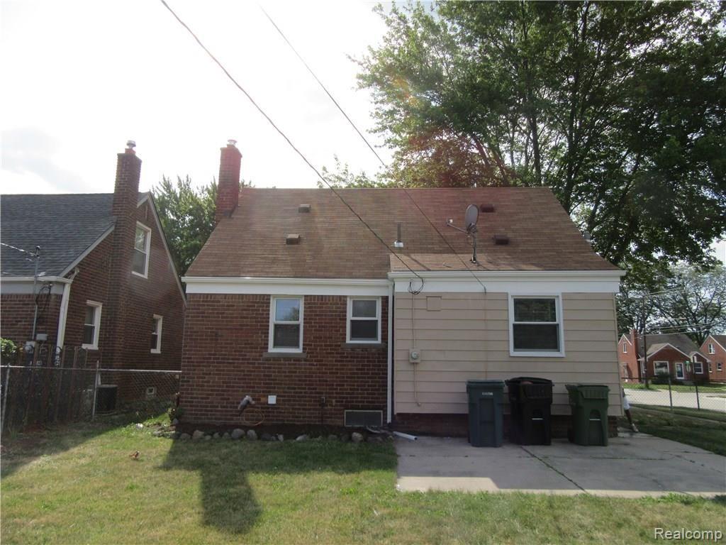 9607 Ruth Avenue Allen Park, MI 48101 - Photo 17 of 17 018.JPG
