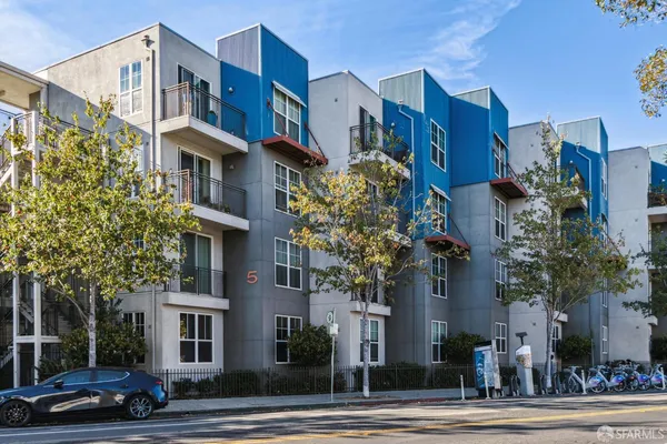 $330,000 | 1121 40th Street, Unit 5405, Emeryville, CA 94608