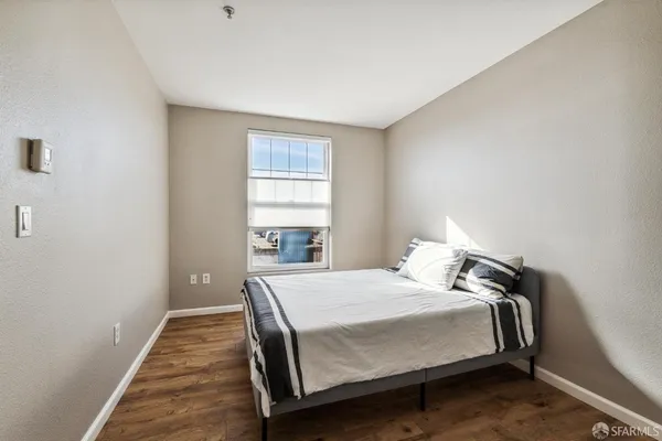 $330,000 | 1121 40th Street, Unit 5405, Emeryville, CA 94608