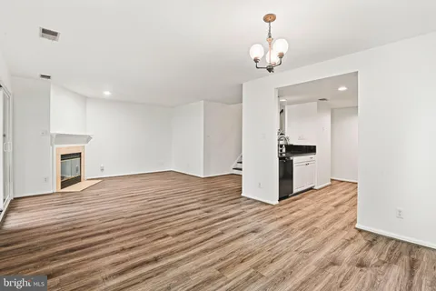 $289,000 | 12888 Grays Pointe Road, Unit A, Fairfax, VA 22033