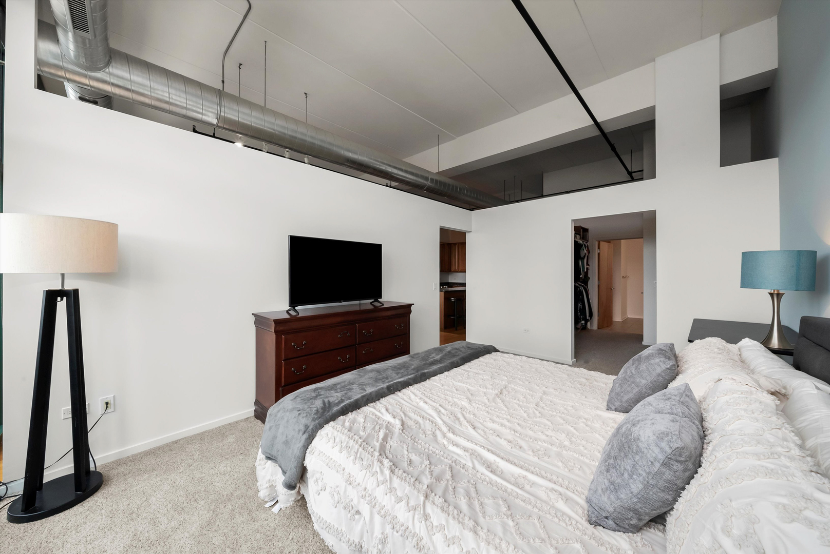 1645 West Ogden Avenue, Unit 702 Chicago, IL 60612 - Photo 14 of 30