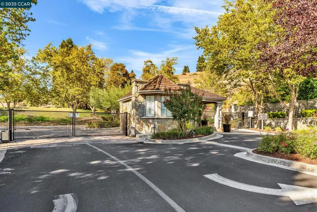 $649,000 | 236 Canyon Woods Way, Unit B, San Ramon, CA 94582