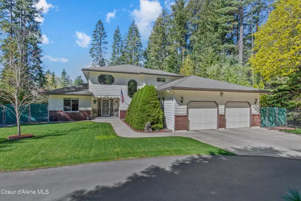 $1,050,000 | 11089 North Point Hayden Drive, Hayden Lake, ID 83835