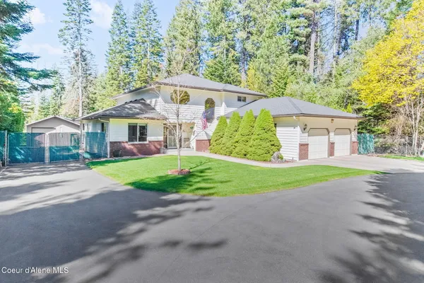 $1,050,000 | 11089 North Point Hayden Drive, Hayden Lake, ID 83835