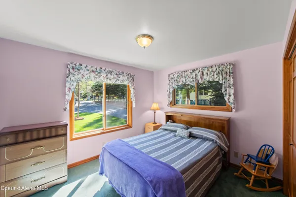 $1,050,000 | 11089 North Point Hayden Drive, Hayden Lake, ID 83835