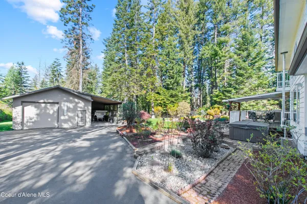 $1,050,000 | 11089 North Point Hayden Drive, Hayden Lake, ID 83835