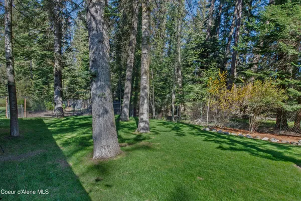 $1,050,000 | 11089 North Point Hayden Drive, Hayden Lake, ID 83835