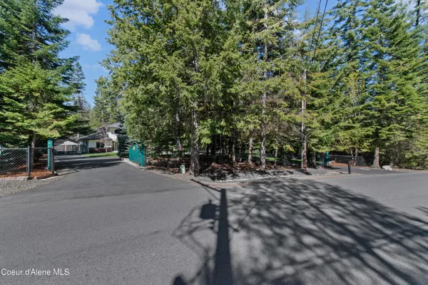 $1,050,000 | 11089 North Point Hayden Drive, Hayden Lake, ID 83835
