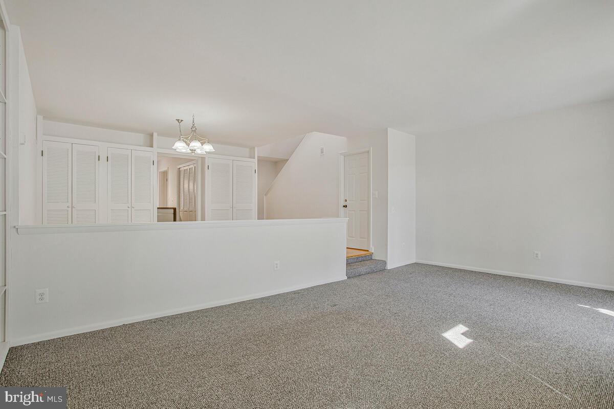 560 Herons Nest Road Annapolis, MD 21409 - Photo 11 of 38 Living Room