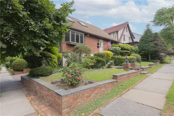 $3,900 | 55 West Devonia Avenue, Fleetwood, NY 10552