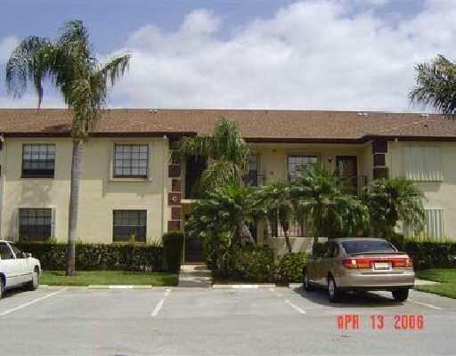 702 Pinecrest Circle Jupiter, FL 33458 - Photo 1 of 9 Primary Photo