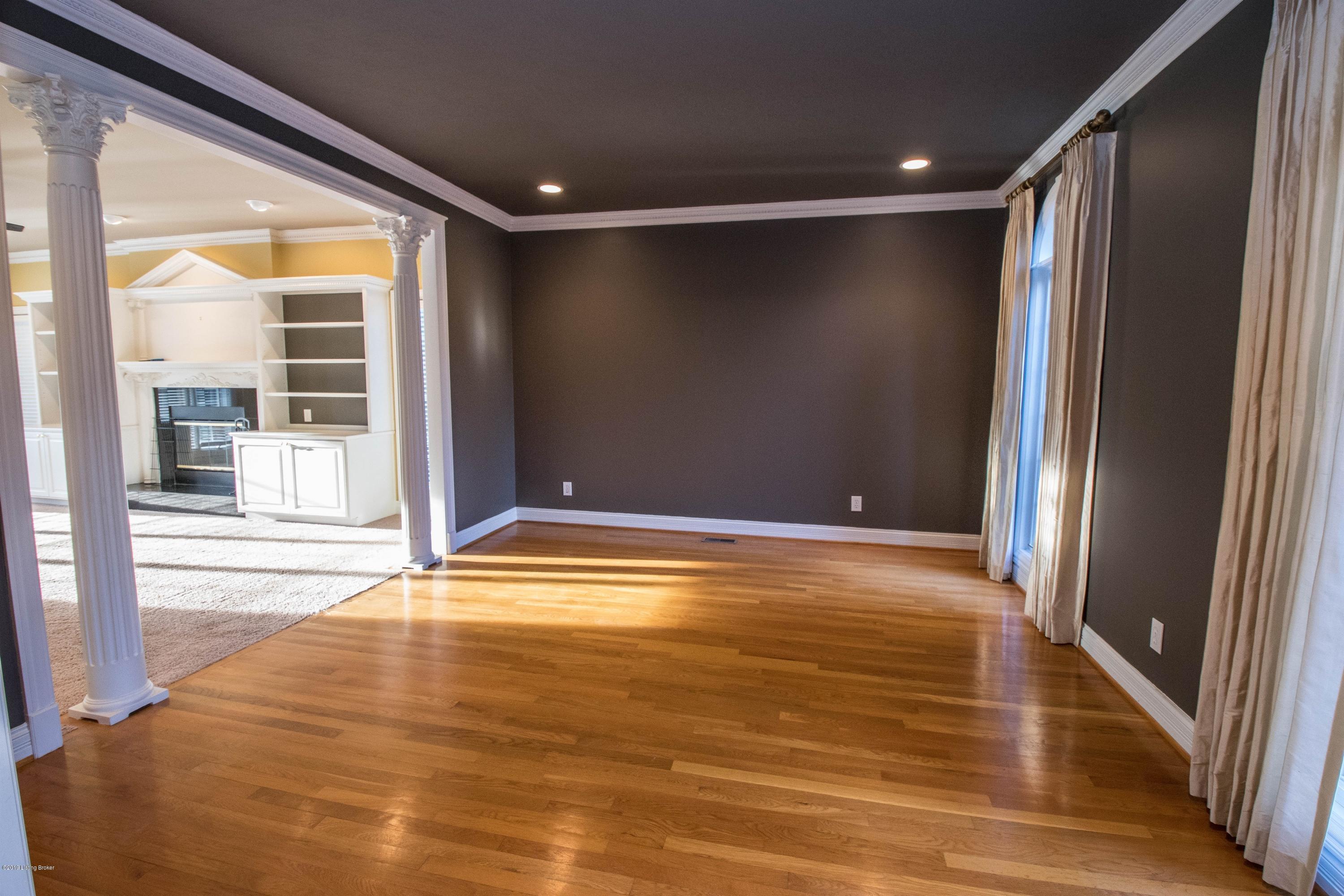 7 Anchorage Pointe Anchorage, KY 40223 - Photo 13 of 62 012_FamilyLiving Room