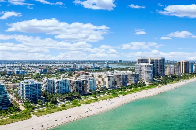 $4,250,000 | 9424-9432 Carlyle Avenue, Surfside, FL 33154