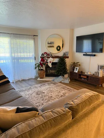 $3,180 | 7704 Caminito Tingo, Unit 102, Carlsbad, CA 92009