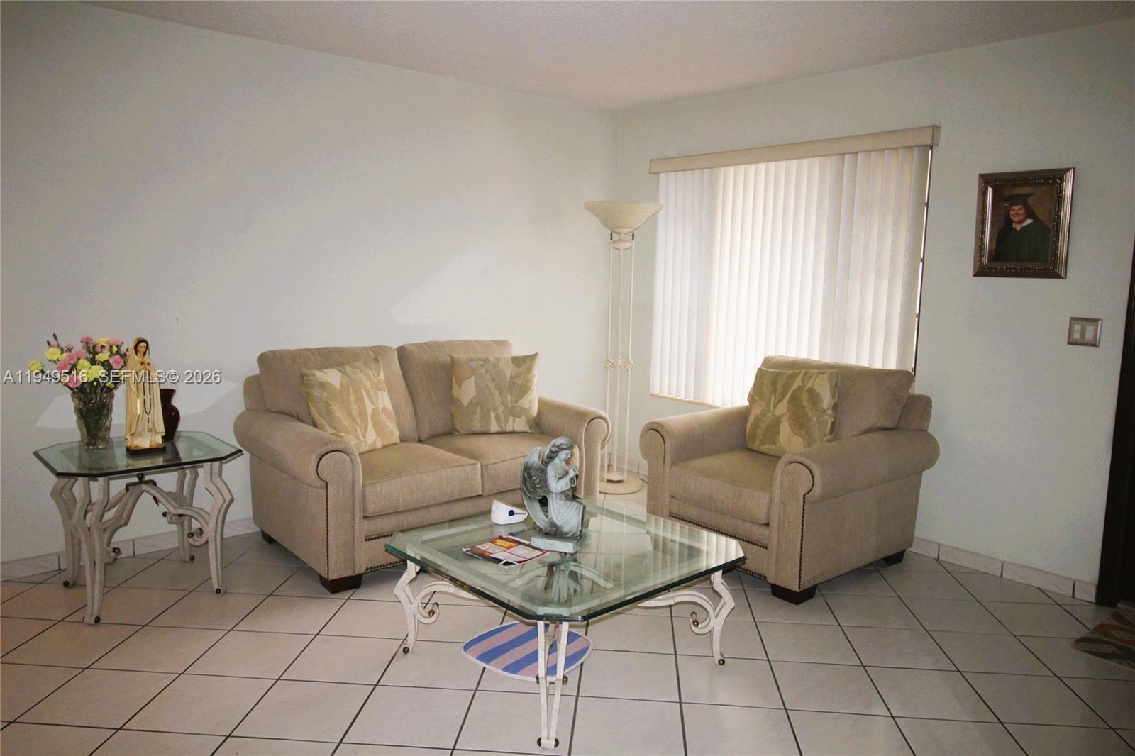 2000 Southwest 84th Avenue Miami, FL 33155 - Photo 4 of 35