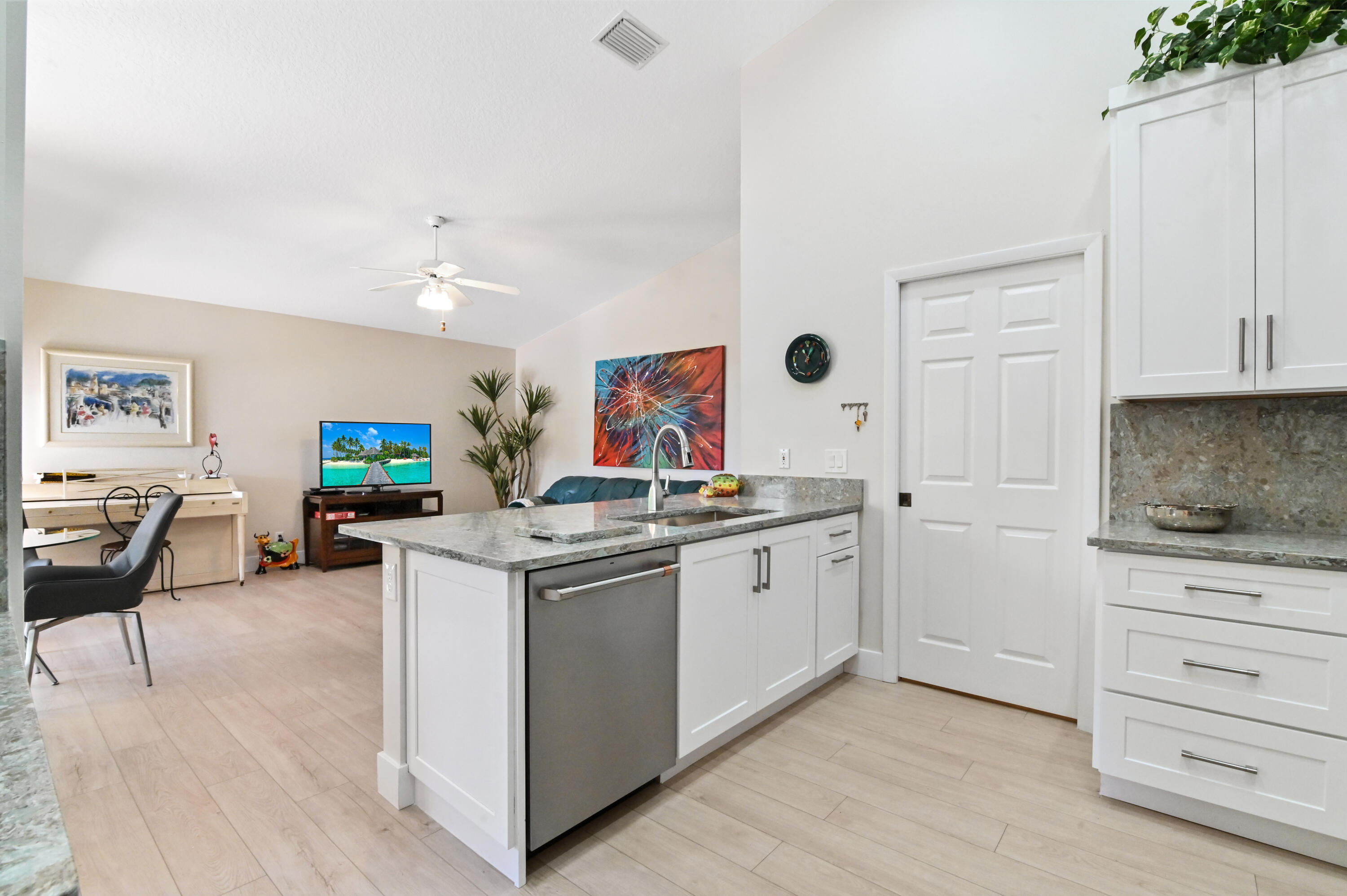 17284 Balboa Point Way Boca Raton, FL 33487 - Photo 14 of 38 28 Kitchen 03