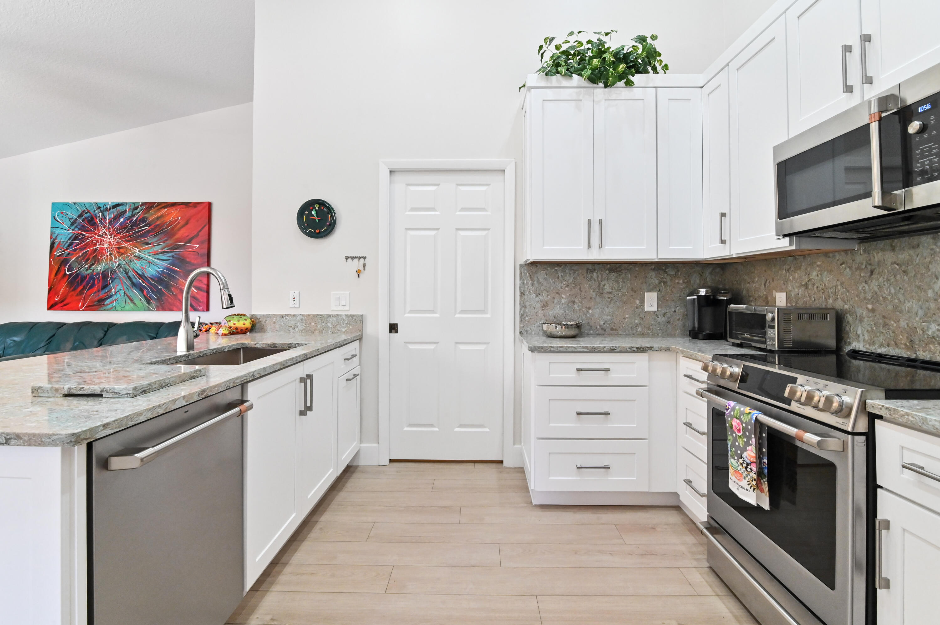 17284 Balboa Point Way Boca Raton, FL 33487 - Photo 15 of 38 26 Kitchen 01