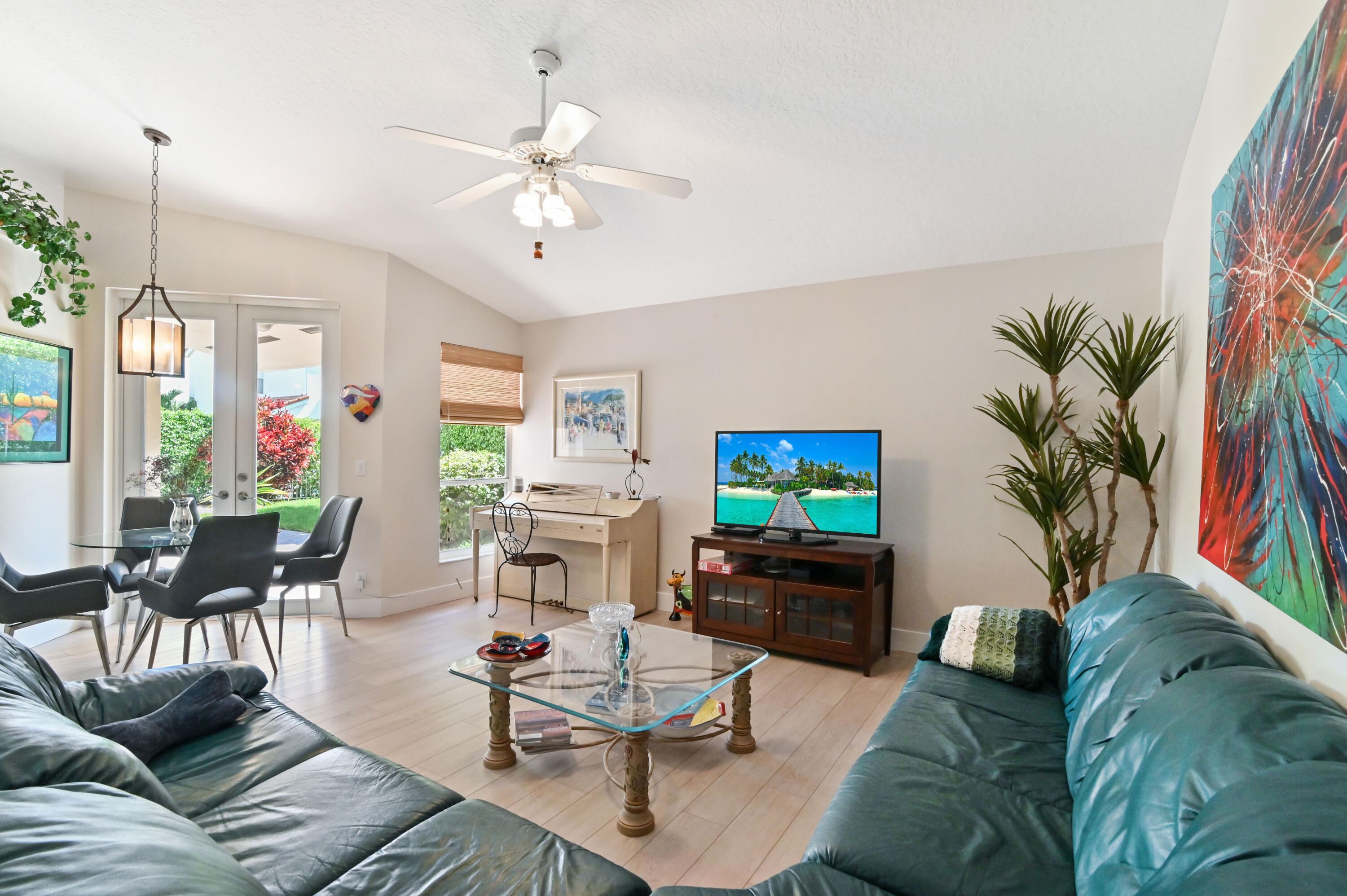 17284 Balboa Point Way Boca Raton, FL 33487 - Photo 20 of 38 30 TV family room 02