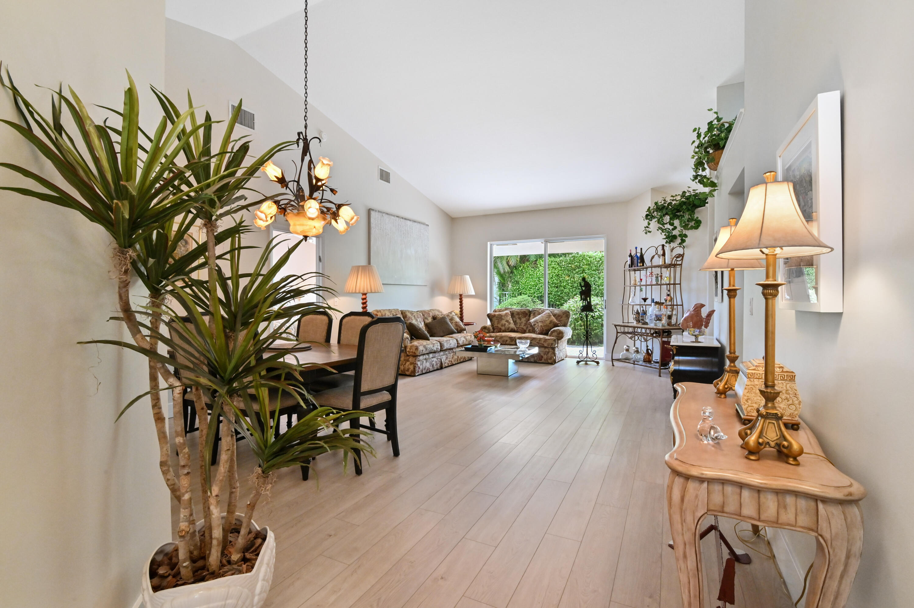 17284 Balboa Point Way Boca Raton, FL 33487 - Photo 3 of 38 ENTRY 2