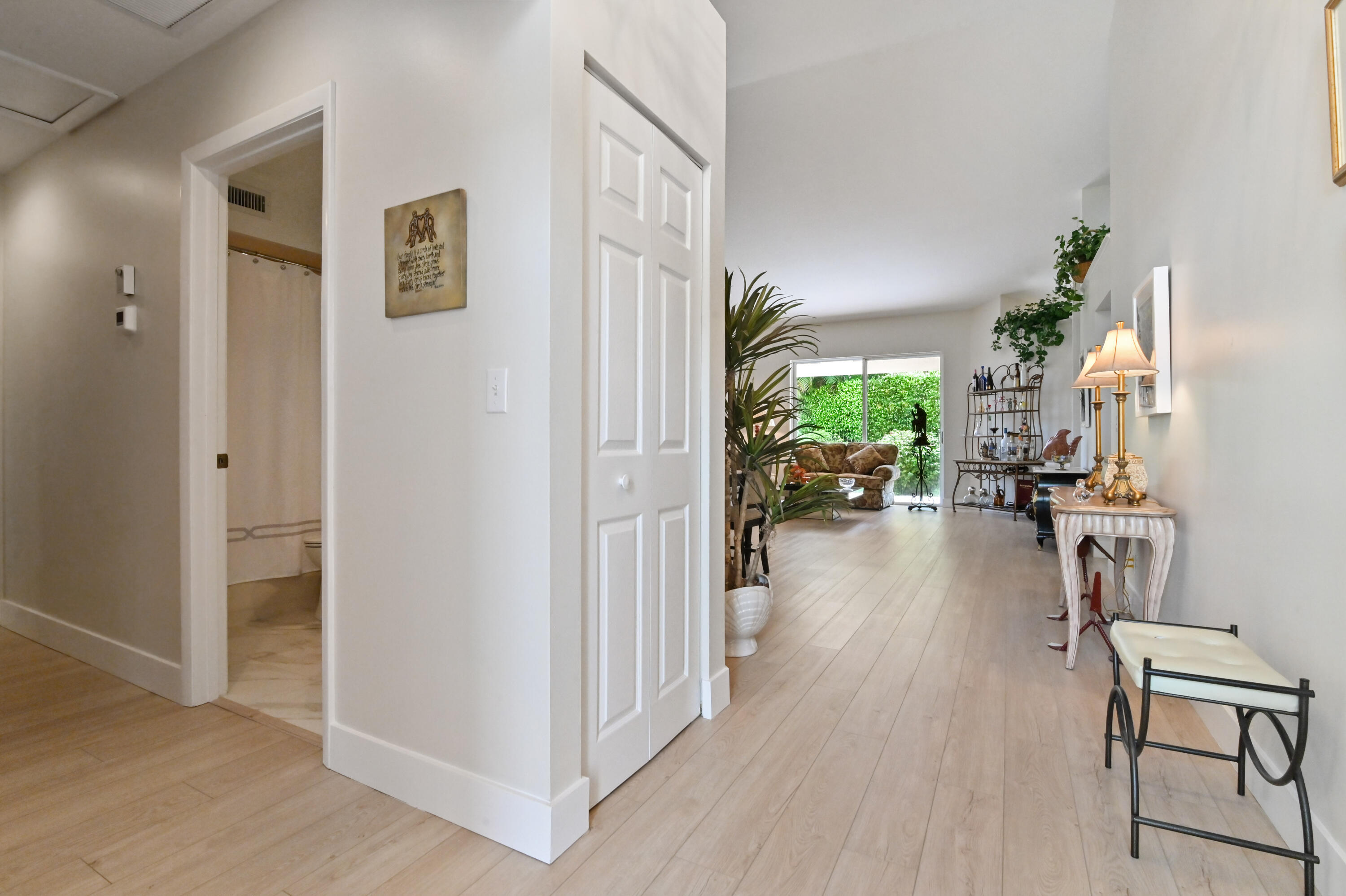 17284 Balboa Point Way Boca Raton, FL 33487 - Photo 8 of 38 ENTRY