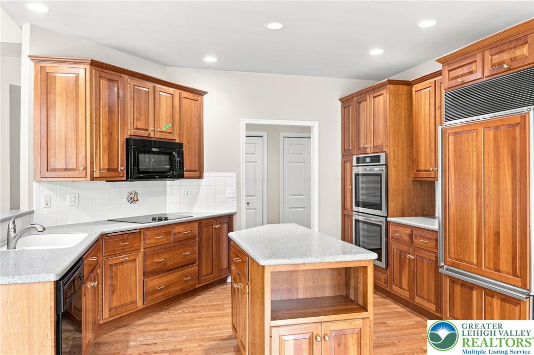 1572 Surrey Road Bethlehem, PA 18015 - Photo 14 of 45 Gallery Image 14