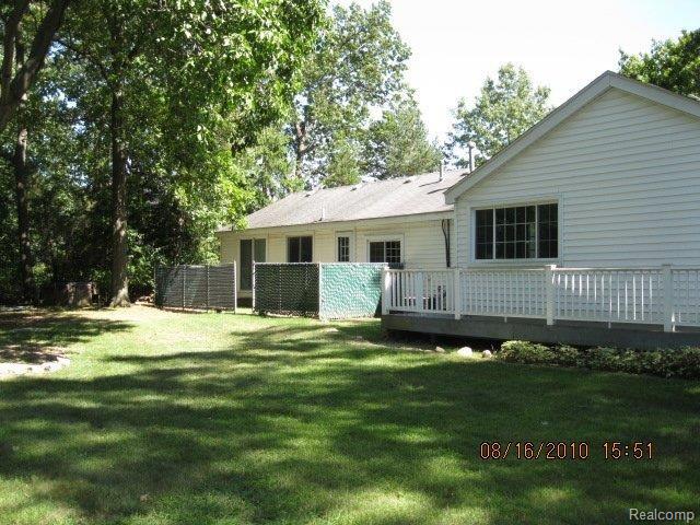 597 Dakota Court Rochester, MI 48307 - Photo 3 of 16 IMG_0214