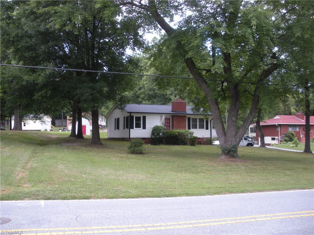 3421 Pine Valley Road High Point, NC 27265 - Photo 3 of 14 Spacious Lot!