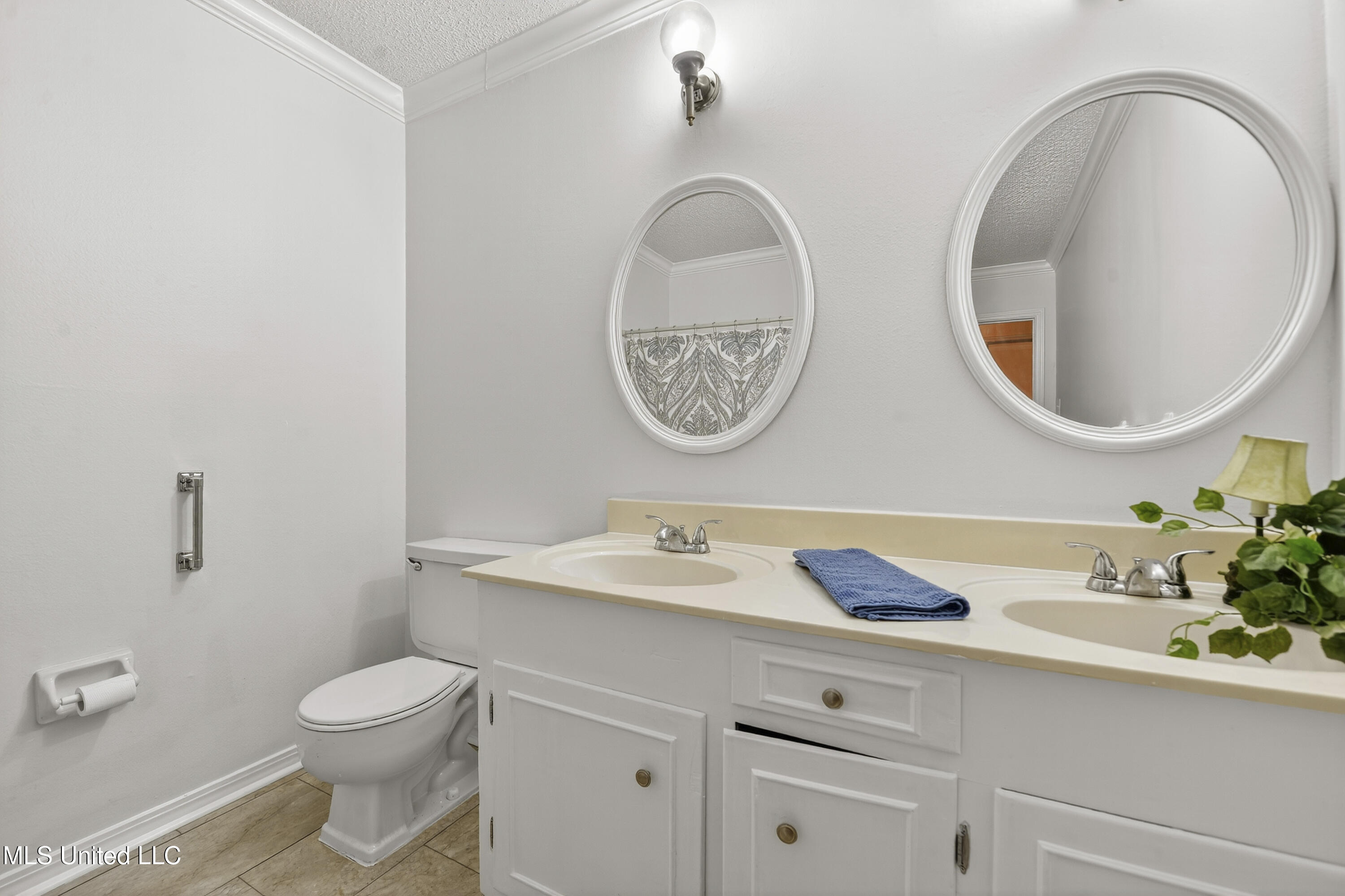 2560 Old Bay Road Biloxi, MS 39531 - Photo 19 of 30 017